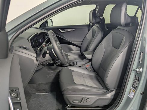 New 2026 Kia Niro EX image 12