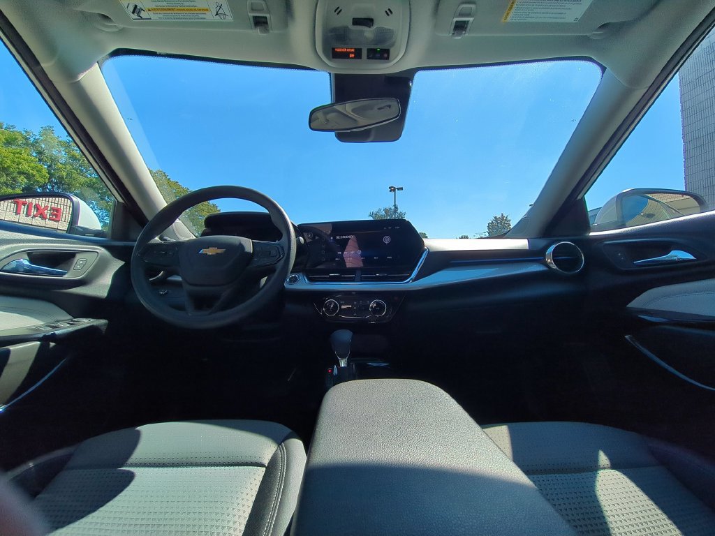 Used 2026 Chevrolet Trax LT FWD image 22
