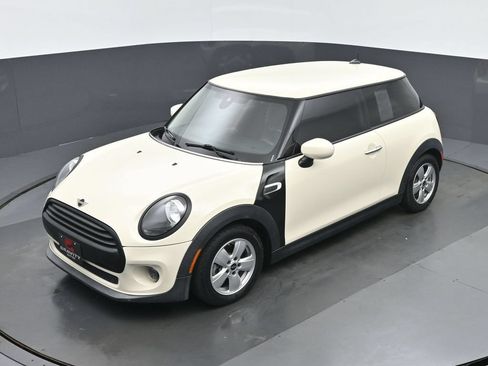 Used 2020 MINI Cooper 2-Door Hardtop FWD image 31