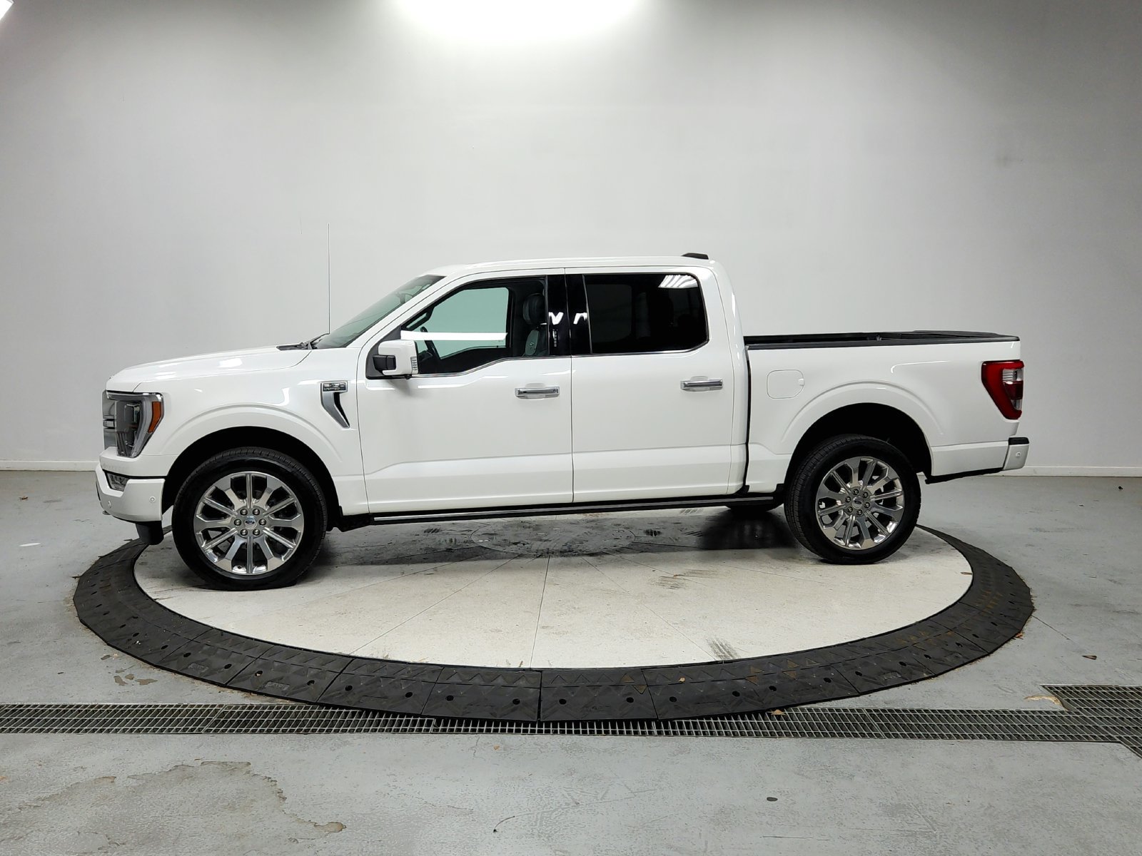 Used 2021 Ford F150 Limited AWD/4WD image 5