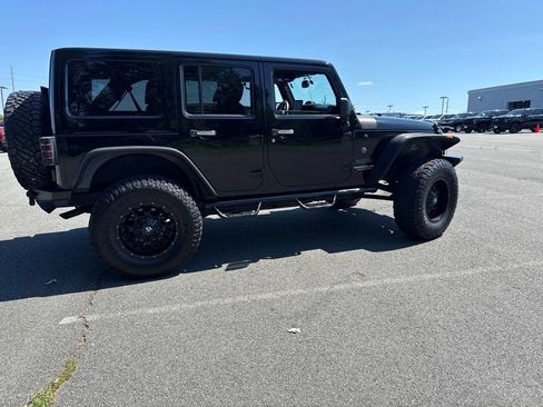 Used 2014 Jeep Wrangler Unlimited Sport w/ Quick Order Package 24S AWD/4WD image 2