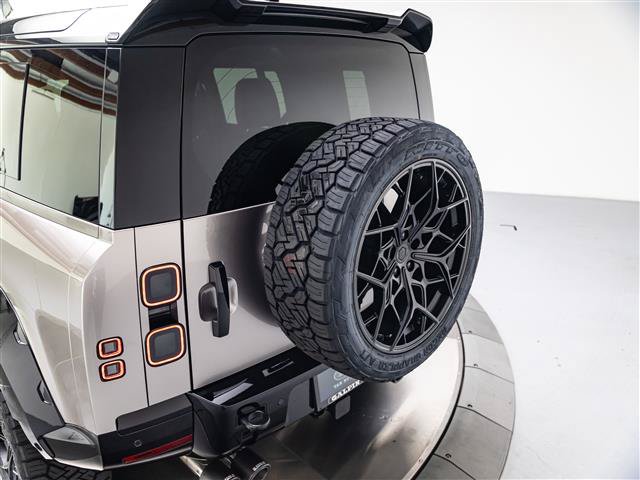 New 2026 Land Rover Defender 110 X-Dynamic SE AWD/4WD image 35