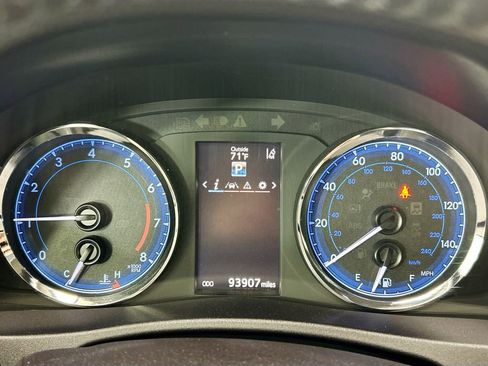 Used 2019 Toyota Corolla SE image 32