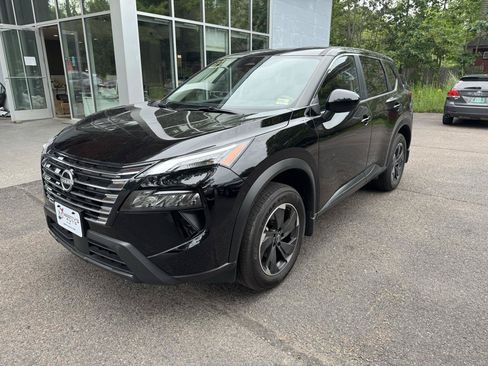 Used 2025 Nissan Rogue SV AWD/4WD image 1