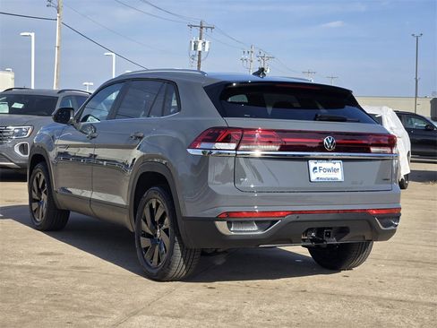 New 2026 Volkswagen Atlas Cross Sport SE image 3