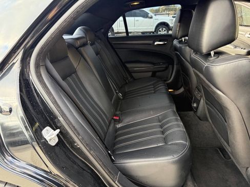 Used 2013 Chrysler 300 S image 21
