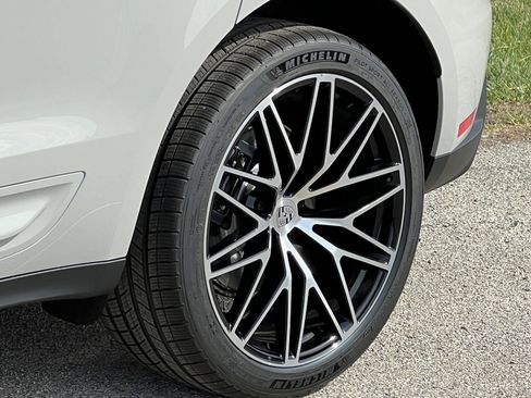 New 2026 Porsche Macan image 12