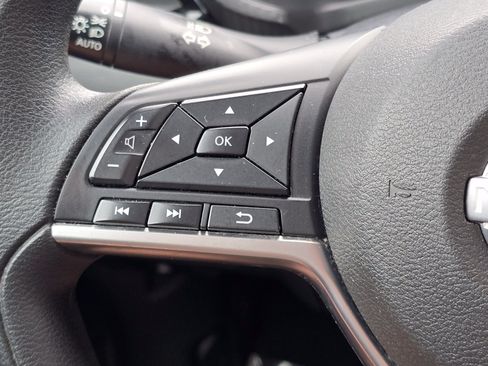 Used 2024 Nissan Sentra SV FWD image 10