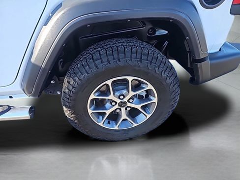 Used 2024 Jeep Wrangler Sport S image 15