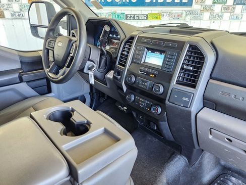 Used 2021 Ford F550 2WD Regular Cab Super Duty image 2