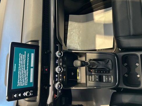 Used 2025 Honda CR-V EX-L image 11