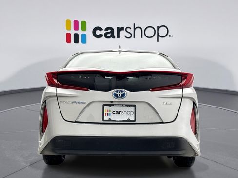 Used 2021 Toyota Prius Prime XLE w/ Carpet Mat Package (TMS) image 4