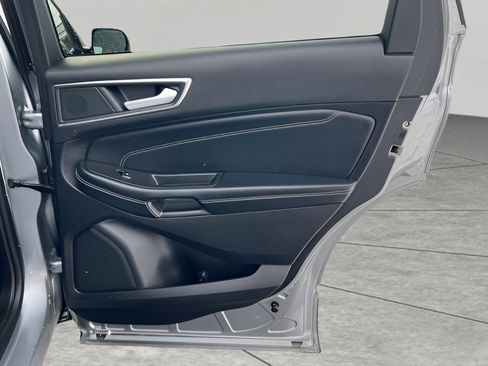 Used 2024 Ford Edge Titanium image 58