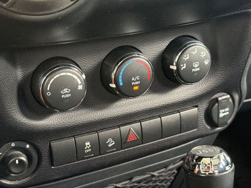 Used 2017 Jeep Wrangler Unlimited Sport AWD/4WD image 25