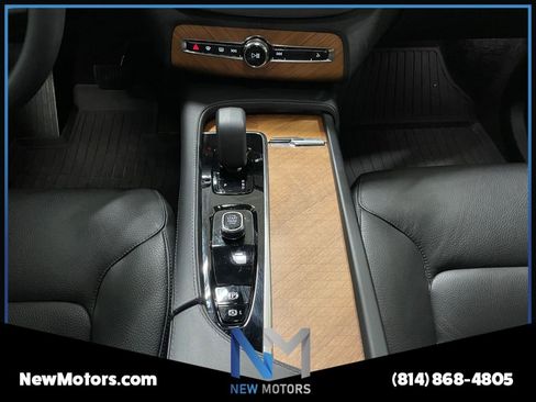 Used 2023 Volvo XC90 B5 Plus w/ Protection Package Premier image 11