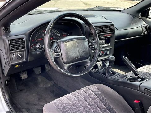 Used 2000 Chevrolet Camaro Z28 w/ SS Performance/Appearance Pkg image 11