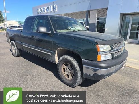 Used 2004 Chevrolet Silverado 1500 LS w/ Light Duty Power Package AWD/4WD image 4