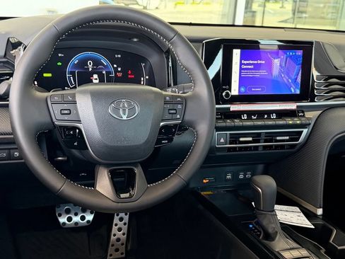 Certified 2026 Toyota Camry SE w/ Convenience Package FWD image 32