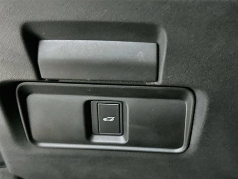Certified 2025 Land Rover Range Rover Evoque S AWD/4WD image 11
