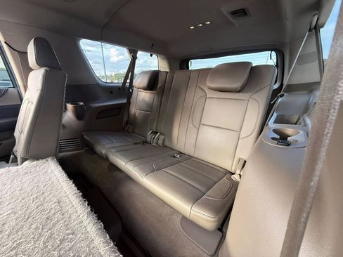 Used 2015 Chevrolet Suburban LT AWD/4WD image 18