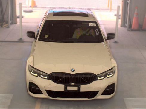 Used 2022 BMW 330i Sedan w/ M Sport Package RWD image 8
