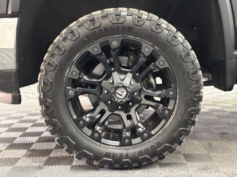 Used 2024 Chevrolet Silverado 2500 LT w/ Convenience Package image 58