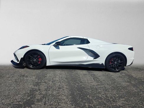 Used 2024 Chevrolet Corvette Stingray Premium Conv w/ Z51 Performance Package RWD image 2