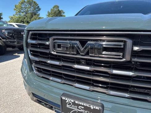 New 2026 GMC Yukon AT4 Ultimate w/ LPO, Floor Liner Package AWD/4WD image 10