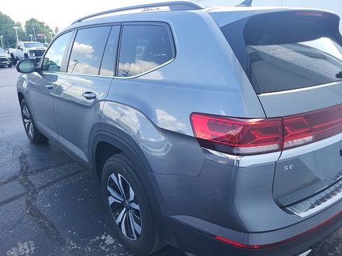 Used 2025 Volkswagen Atlas SE FWD image 2