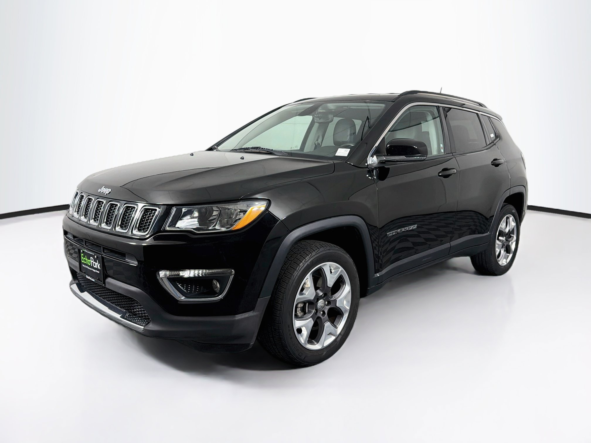 Used 2019 Jeep Compass Limited w/ Safety & Security Group AWD/4WD image 3