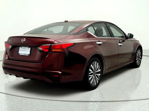Used 2025 Nissan Altima 2.5 SV FWD image 5