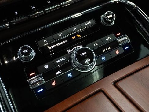 Used 2022 Lincoln Navigator Reserve AWD/4WD image 14