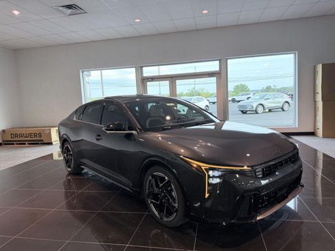 Used 2025 Kia K4 GT-Line w/ GT-Line Premium Package FWD image 8