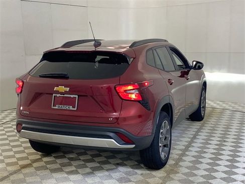 Used 2024 Chevrolet Trax LT image 17