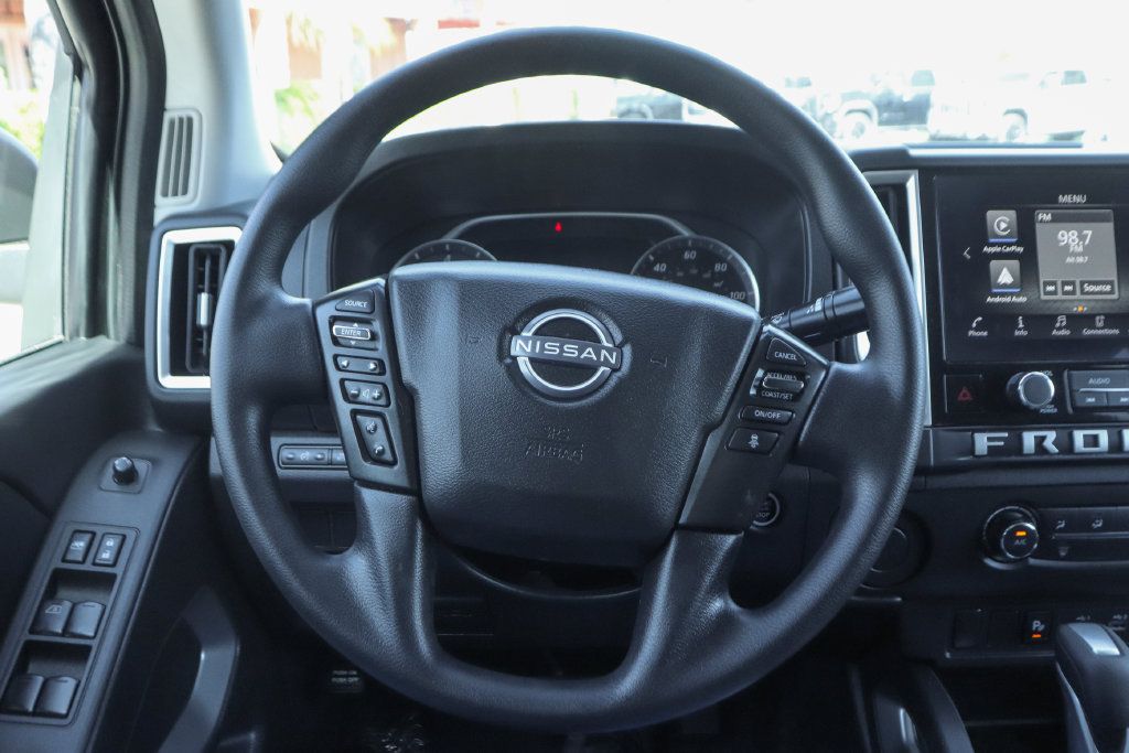 Used 2025 Nissan Frontier SV RWD image 20