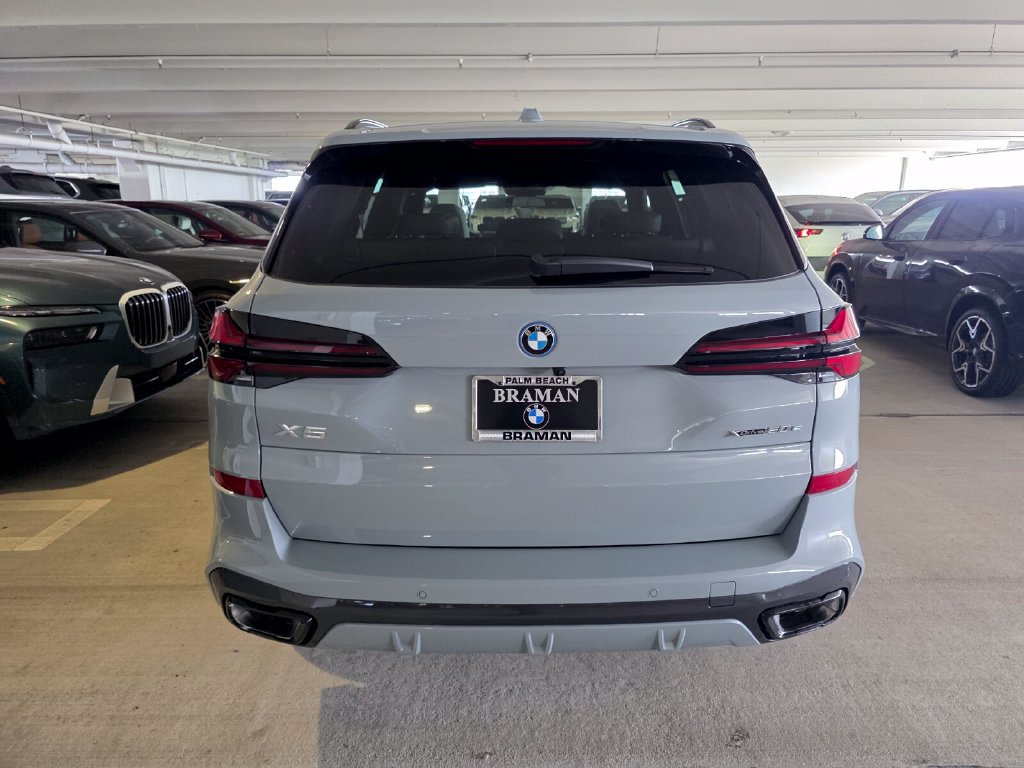 New 2026 BMW X5 xDrive50e w/ M Sport Package AWD/4WD image 5