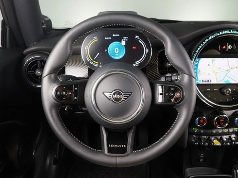 Used 2024 MINI Cooper SE w/ MINI Resolute Edition image 17