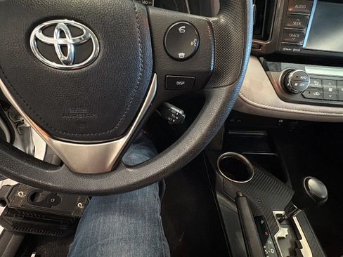 Used 2013 Toyota RAV4 XLE AWD/4WD image 33