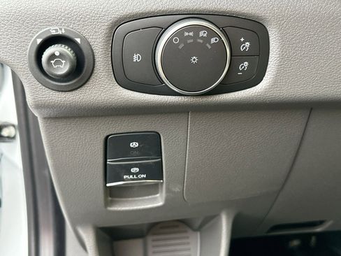 New 2026 Ford Transit 250 148 Medium Roof w/ Load Area Protection Package image 17