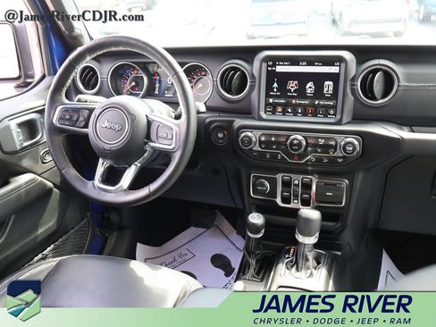Used 2020 Jeep Wrangler Unlimited Sahara AWD/4WD image 12