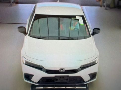 Used 2023 Honda Civic Sport image 10