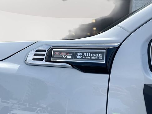 New 2026 GMC Sierra 2500 SLE w/ SLE Value Package; AWD/4WD image 27