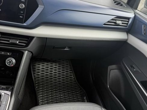 Used 2023 Volkswagen Taos SE image 31