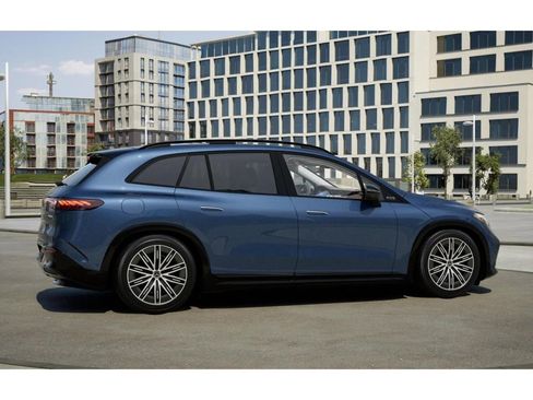 New 2026 Mercedes-Benz EQS 400 4MATIC SUV image 18