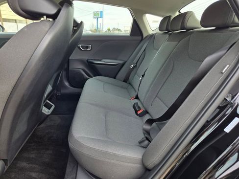 Used 2025 Kia K4 LXS image 25