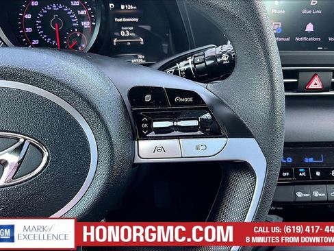 Used 2022 Hyundai Elantra SEL image 12