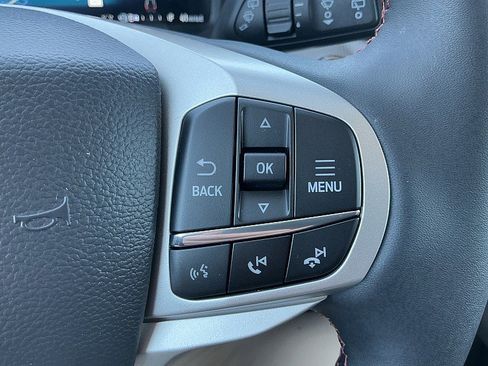 New 2026 Ford Explorer Active image 16