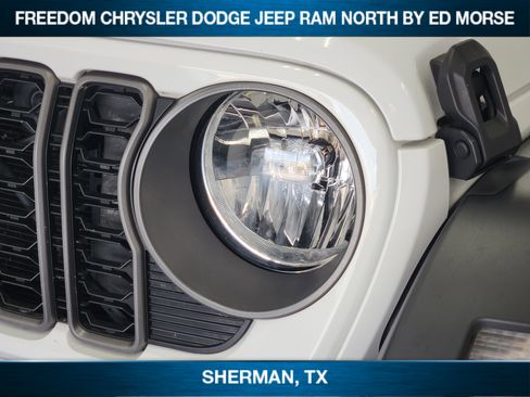 Used 2025 Jeep Wrangler Sport S AWD/4WD image 5