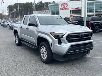 Used 2024 Toyota Tacoma SR video 3