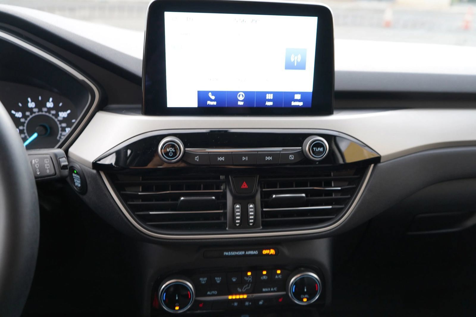 Used 2022 Ford Escape SEL FWD image 11